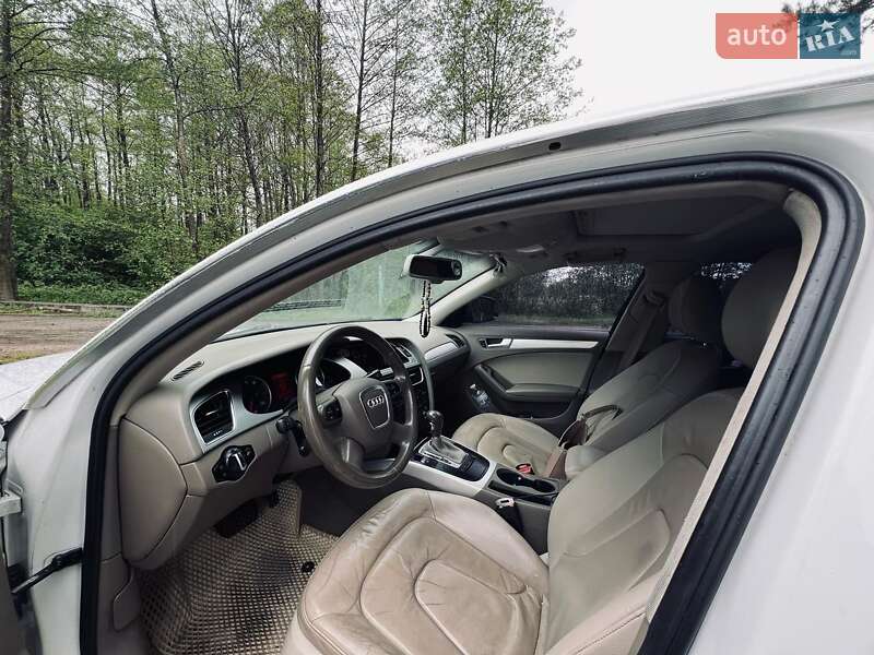 Седан Audi A4 2008 в Нетешине