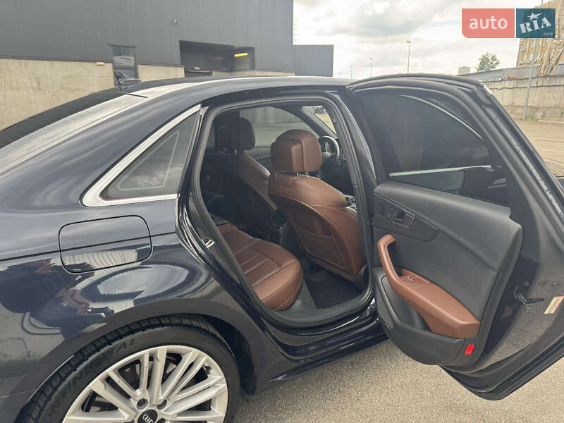 Седан Audi A4 2016 в Киеве