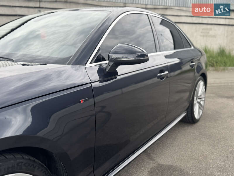 Седан Audi A4 2016 в Киеве