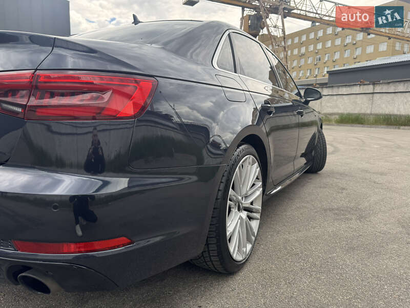 Седан Audi A4 2016 в Киеве