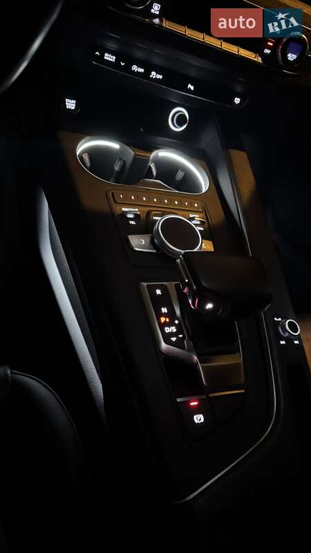 Седан Audi A4 2016 в Ивано-Франковске