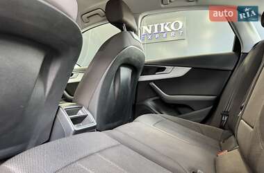 Седан Audi A4 2021 в 