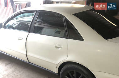 Седан Audi A4 1995 в 
