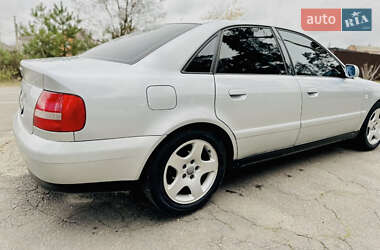 Седан Audi A4 2000 в 
