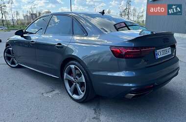 Седан Audi A4 2022 в 