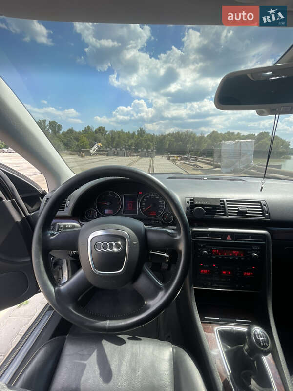 Седан Audi A4 2005 в Измаиле