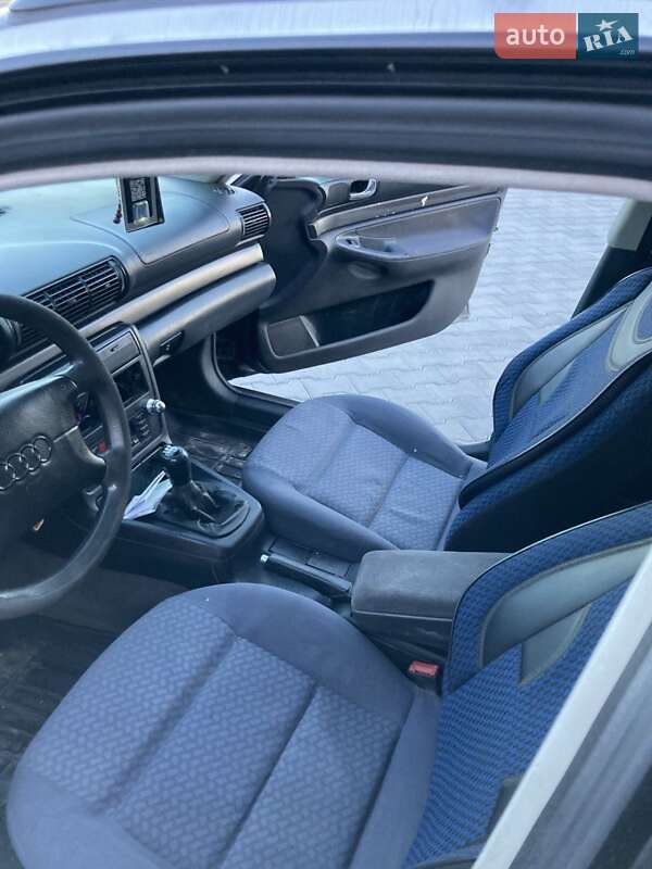 Універсал Audi A4 1997 в Чернівцях