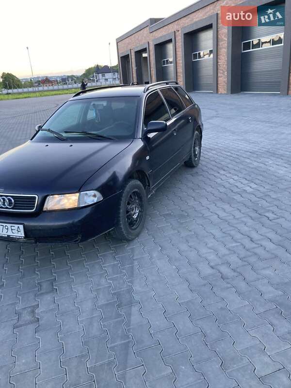 Універсал Audi A4 1997 в Чернівцях
