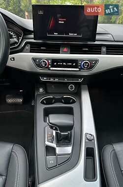 Седан Audi A4 2019 в 