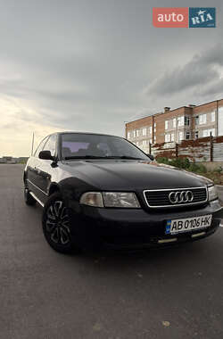 Седан Audi A4 1997 в 