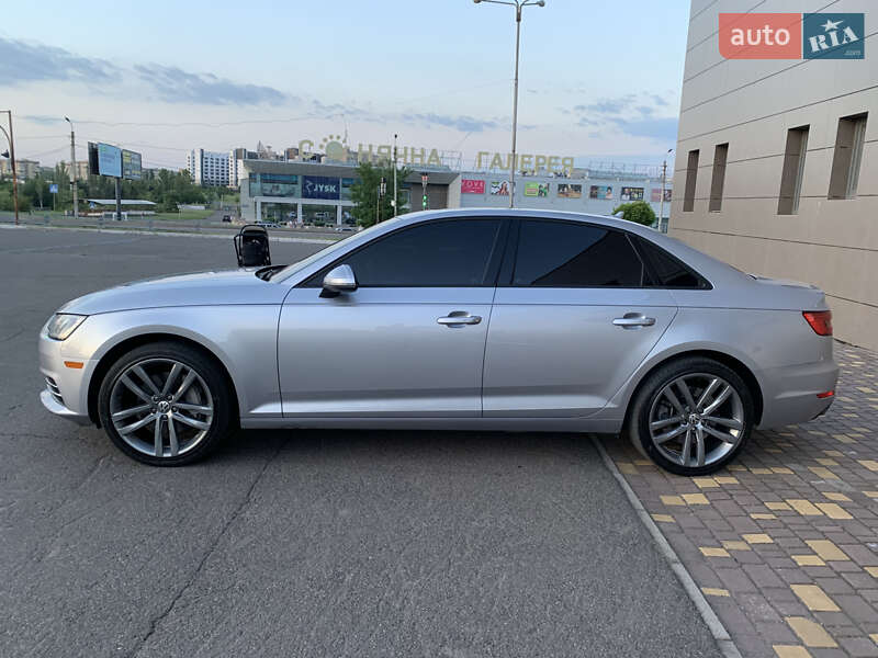 Седан Audi A4 2015 в Кривому Розі