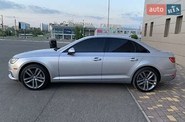 Седан Audi A4 2015 в 