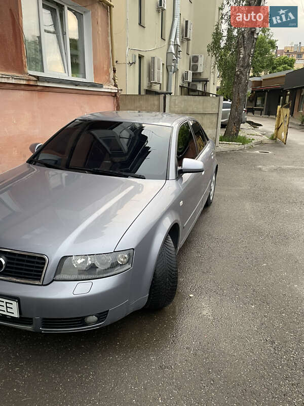 Седан Audi A4 2003 в Черновцах