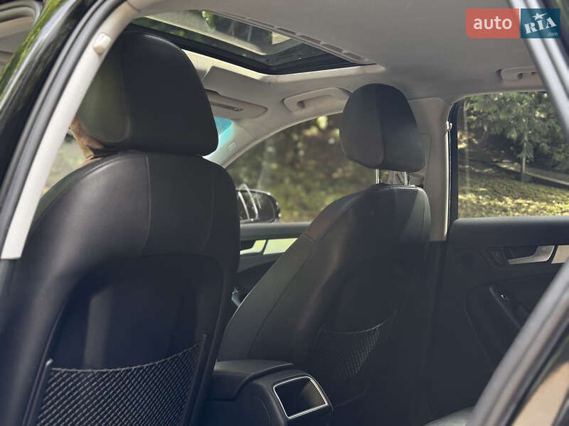 Седан Audi A4 2013 в Львове