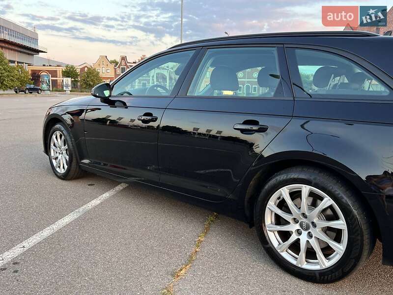 Универсал Audi A4 2019 в Киеве