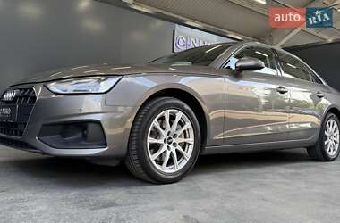 Седан Audi A4 2021 в 