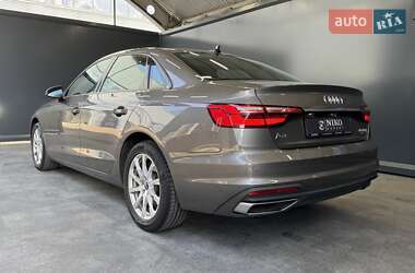 Седан Audi A4 2021 в 
