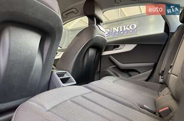 Седан Audi A4 2021 в 