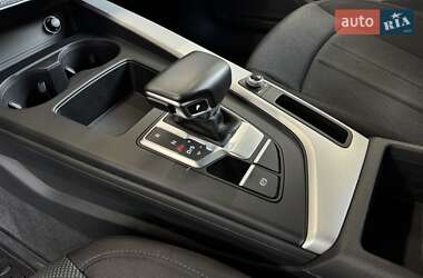 Седан Audi A4 2021 в 