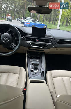 Седан Audi A4 2017 в 