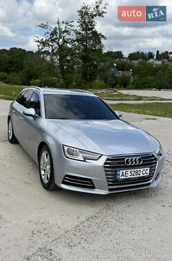 Универсал Audi A4 2016 в 