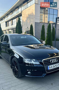 Седан Audi A4 2011 в Ужгороде