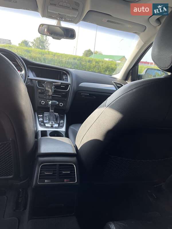 Седан Audi A4 2014 в Стрые