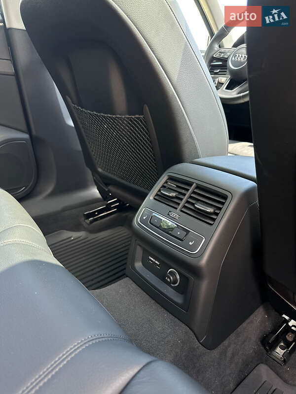 Седан Audi A4 2018 в Лубнах