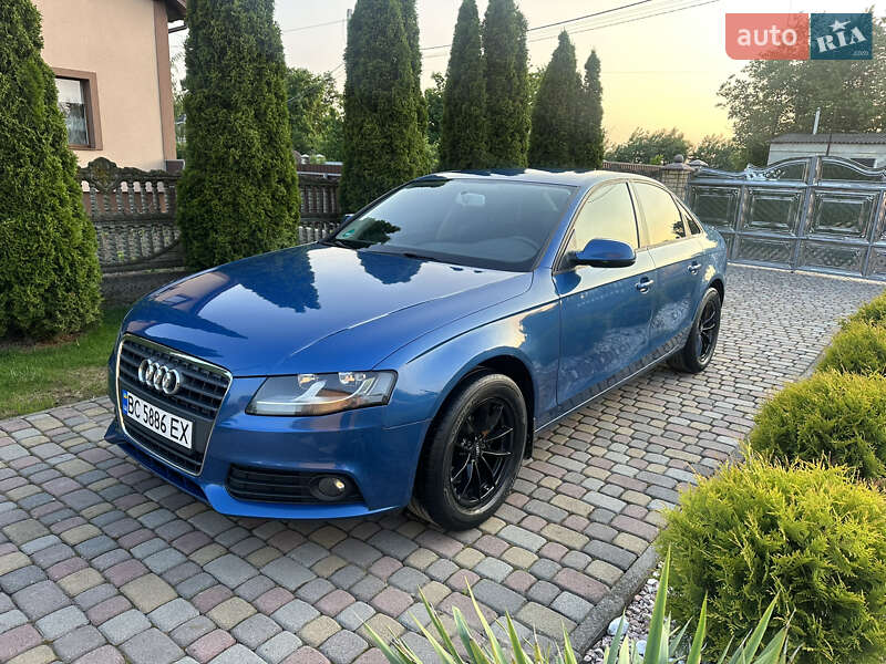 Седан Audi A4 2011 в Ивано-Франковске