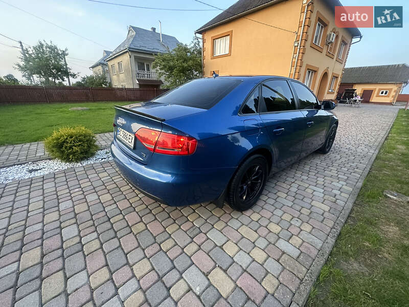 Седан Audi A4 2011 в Ивано-Франковске