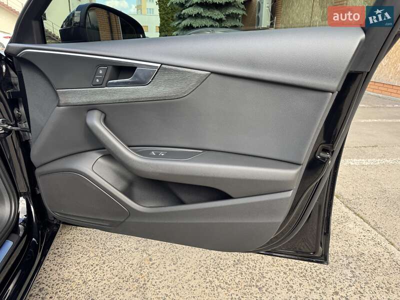 Седан Audi A4 2016 в Харькове