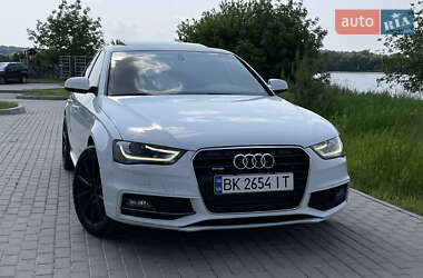 Седан Audi A4 2014 в Ровно