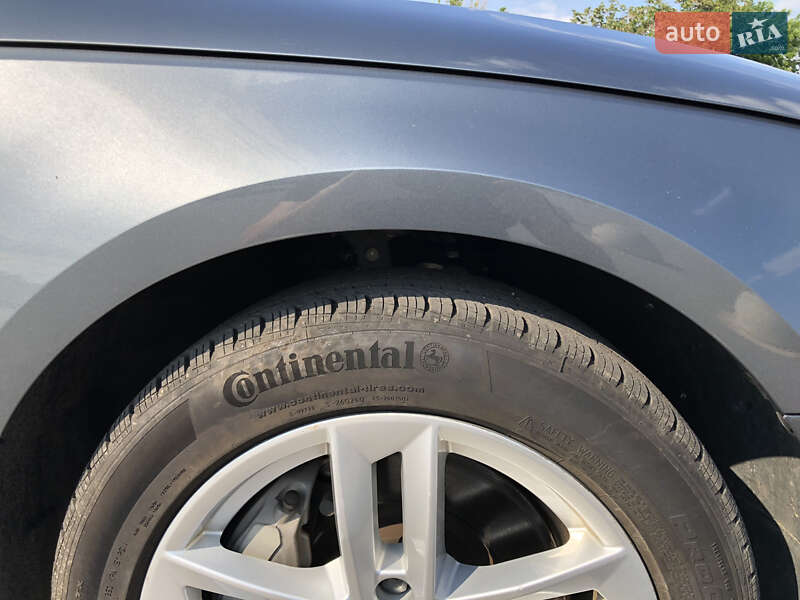 Седан Audi A4 2017 в Запорожье