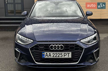 Седан Audi A4 2021 в 