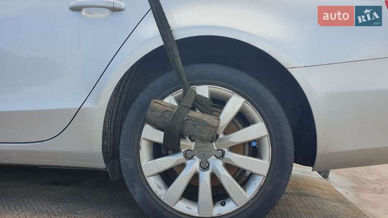 Седан Audi A4 2013 в Києві