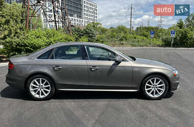 Седан Audi A4 2014 в 