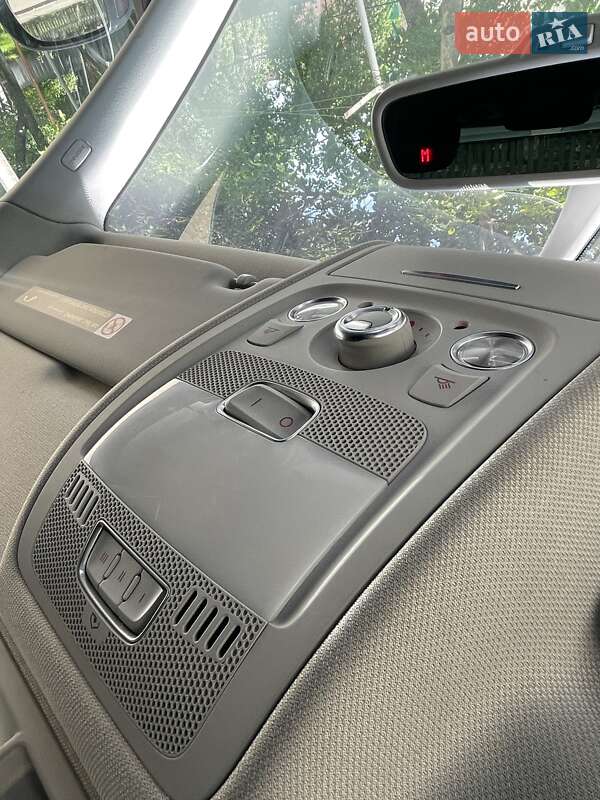 Седан Audi A4 2014 в Стрые