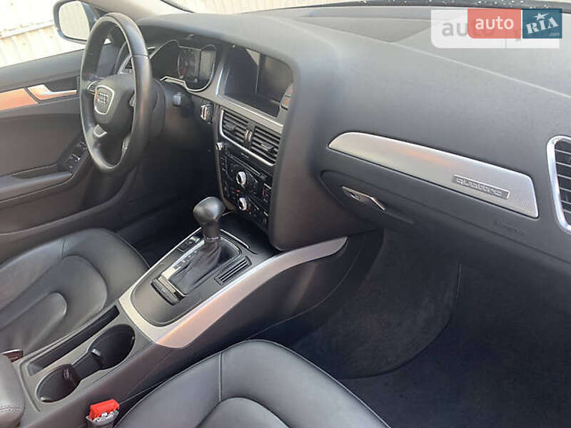 Седан Audi A4 2013 в Кролевці