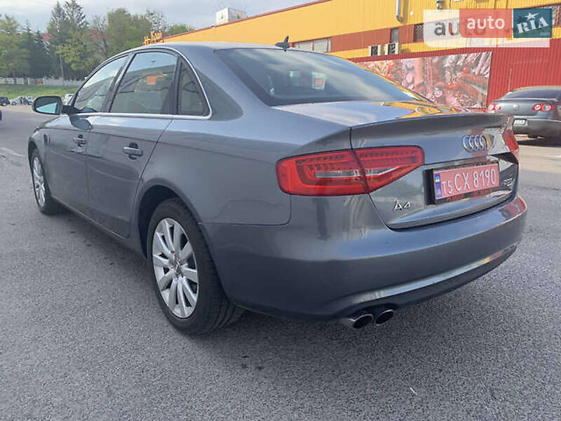 Седан Audi A4 2013 в Кролевці