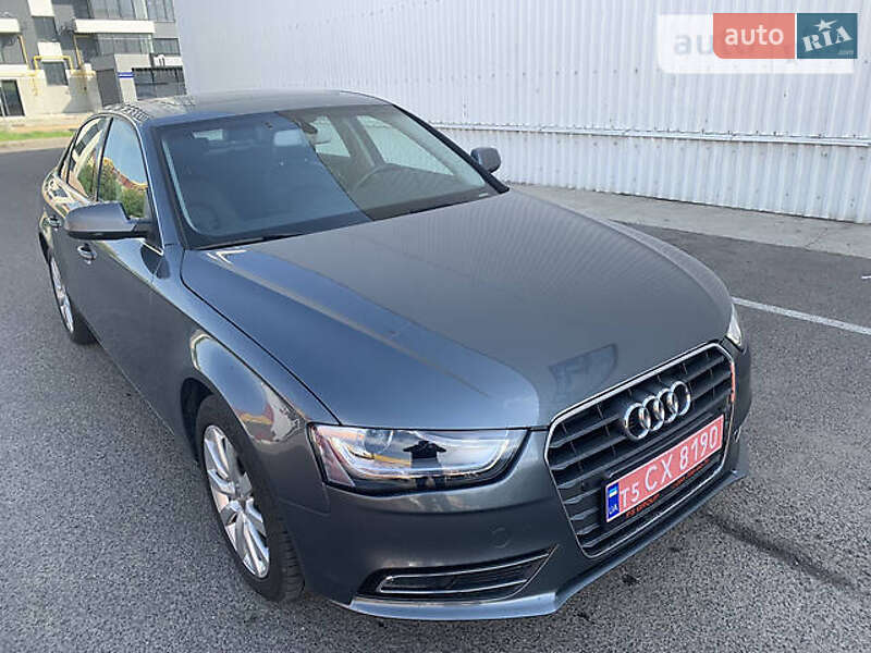 Седан Audi A4 2013 в Кролевці