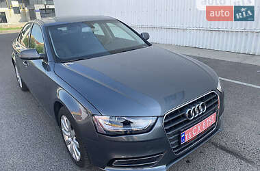Седан Audi A4 2013 в 