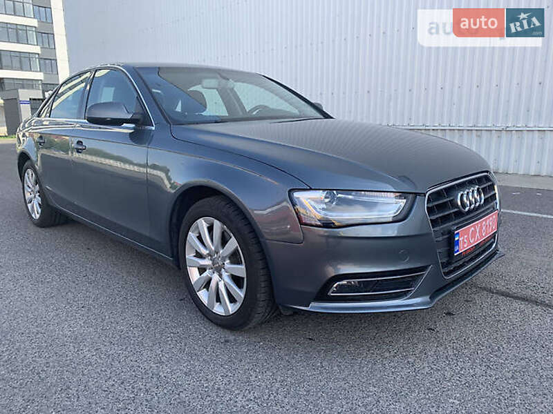 Седан Audi A4 2013 в Кролевце