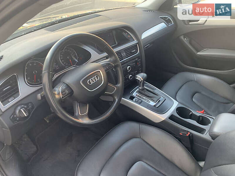 Седан Audi A4 2013 в Кролевці