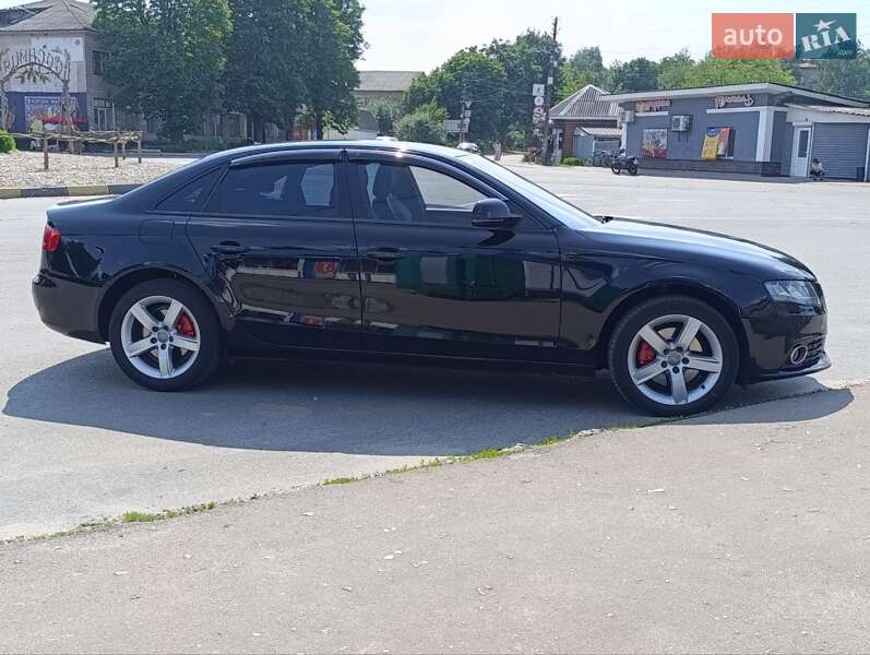 Седан Audi A4 2010 в 