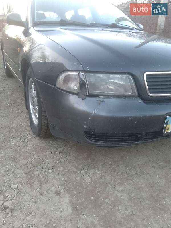Универсал Audi A4 1997 в Черновцах