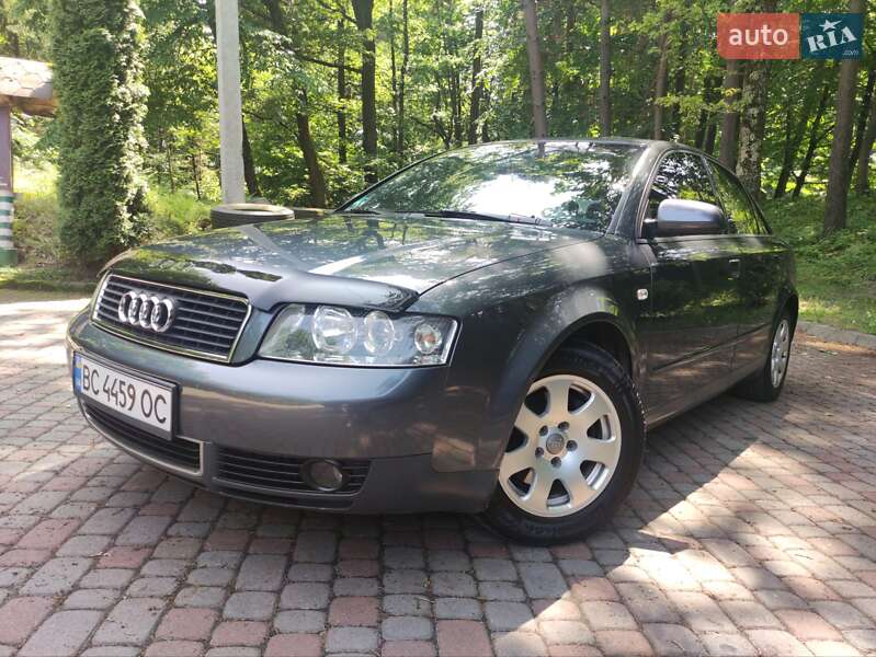 Седан Audi A4 2001 в 