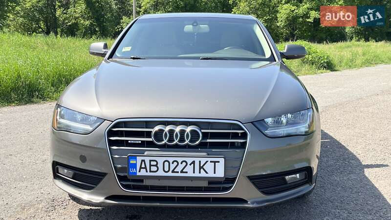 Седан Audi A4 2014 в Ямполе