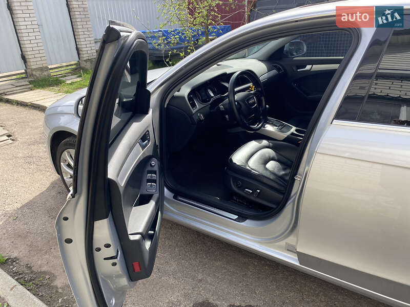 Седан Audi A4 2013 в Киеве