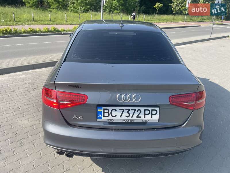 Седан Audi A4 2015 в Львове