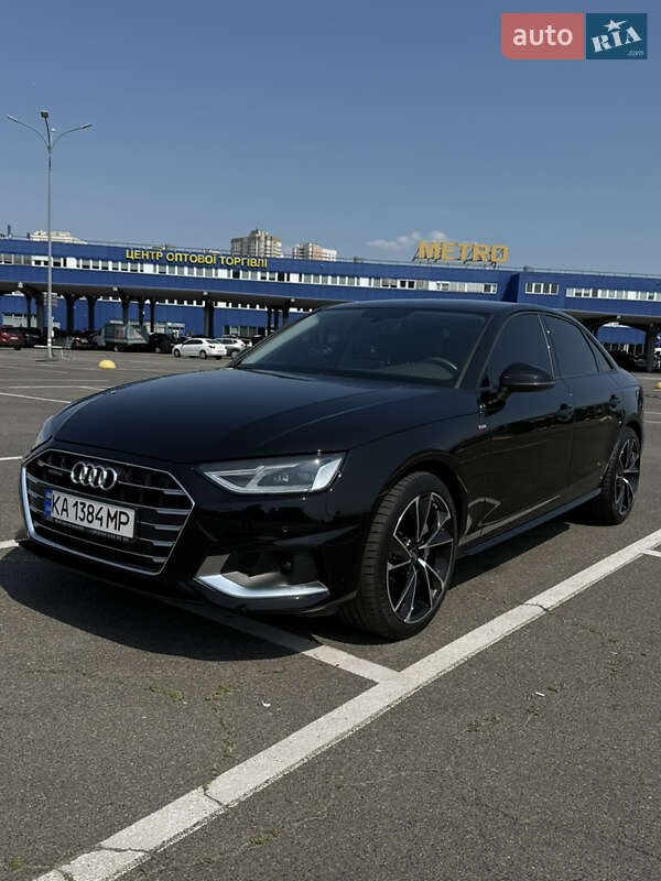 Седан Audi A4 2021 в 